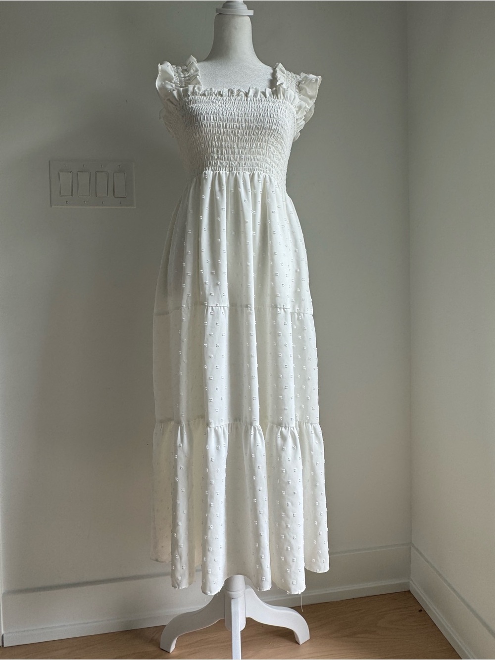 Clover‎ and Sloane white midi textured dress Women’s XS Rehearsal